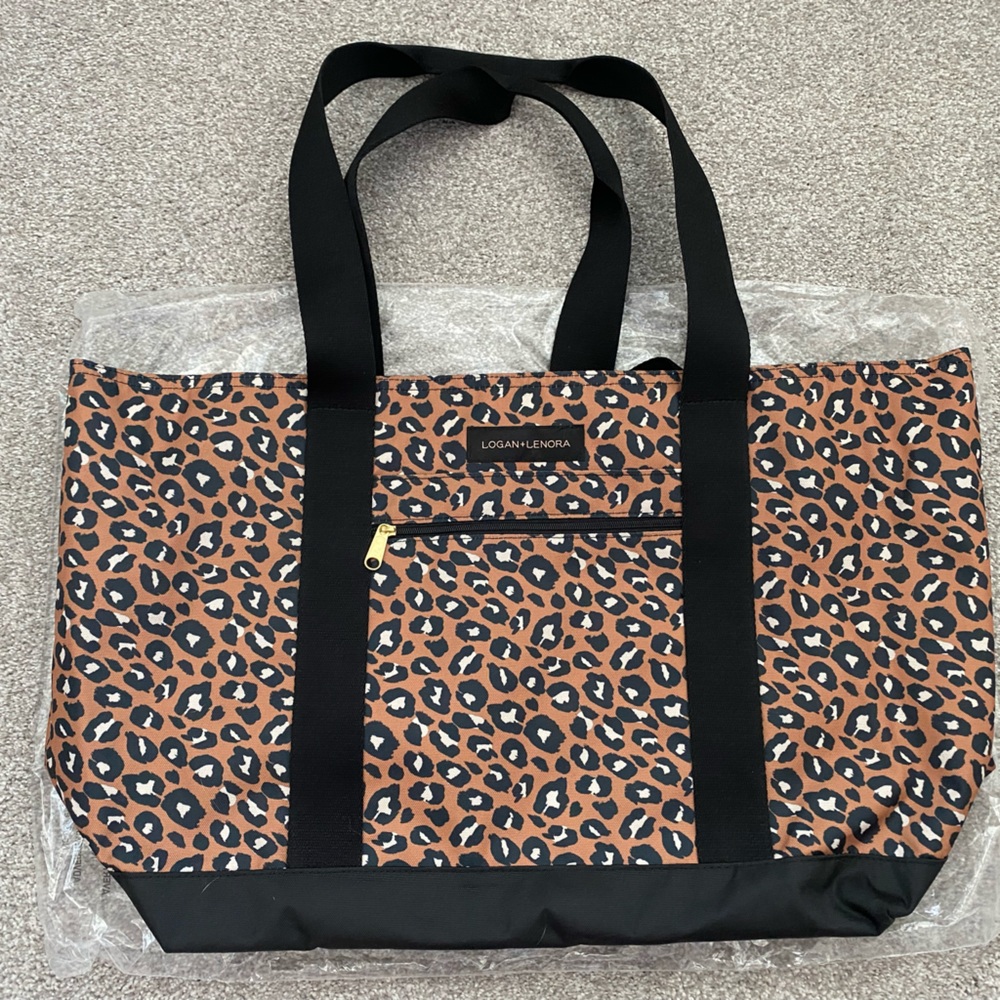 *BRAND NEW* Logan and Lenora large beach tote